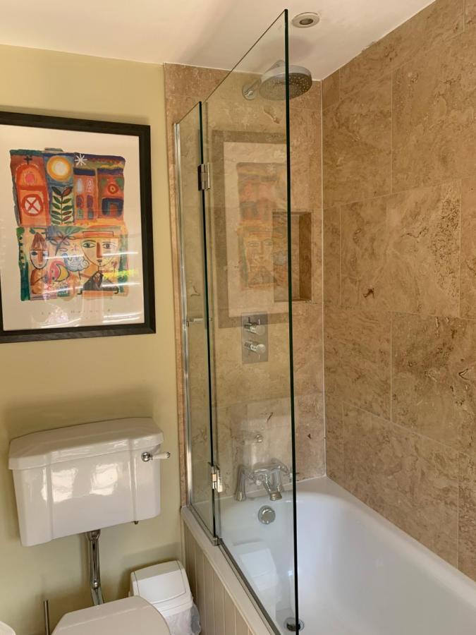 Wee Grange Apartment Bath Luaran gambar